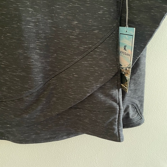 Kyodan Pullover Hoodie - Picture 4 of 10